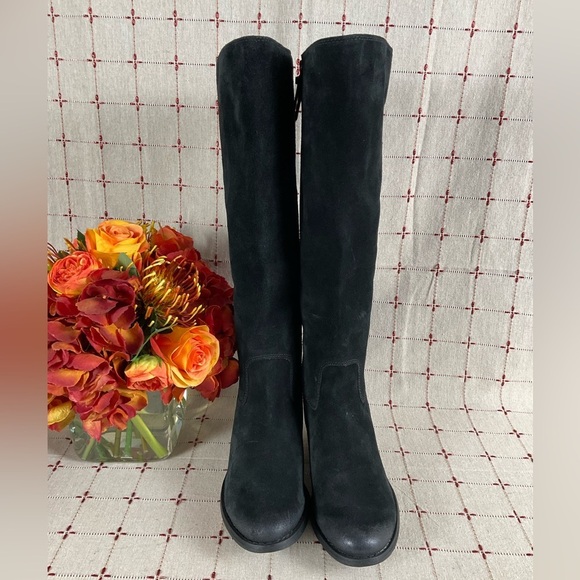 Aqua Sofft “Sharnell” Black Suede Knee High Boots Lace Up Back Water Resistant 6 - Picture 3 of 9